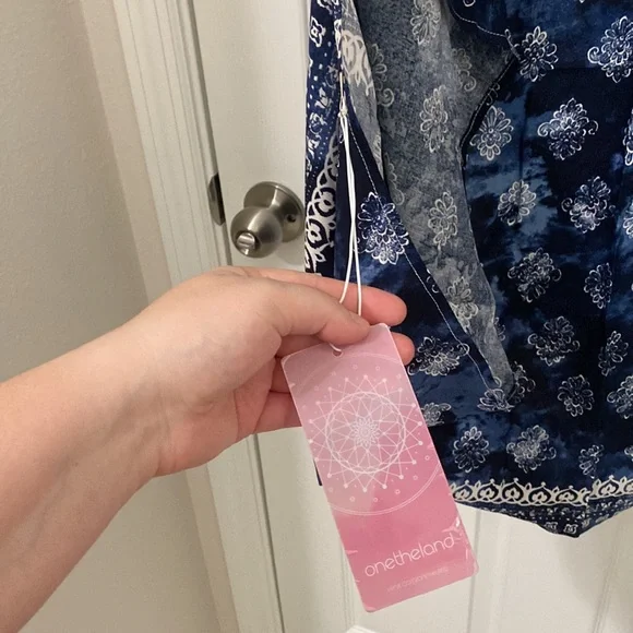 HP 3/28/23!! NWT Blue Pattern and Tie Dye Cover Up Kimono - Picture 9 of 9